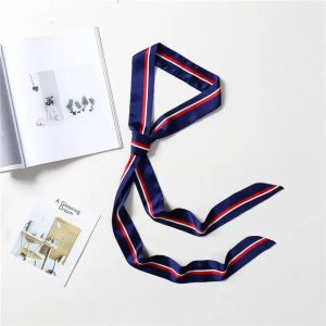 ceinture foulard bleue à rayure blanche et rouge