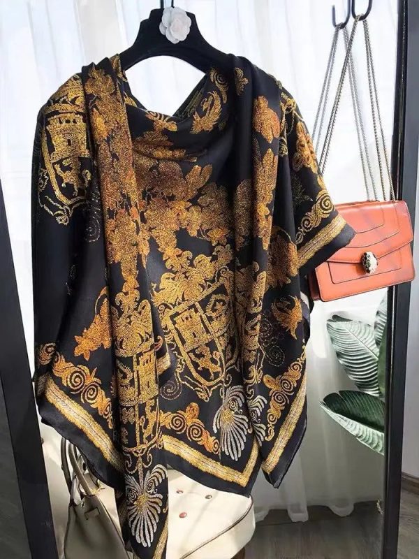 foulard carré soie femme noir et or