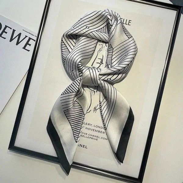 foulard dans cheveux blanc rayé noir