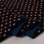 foulard élégant en soie homme